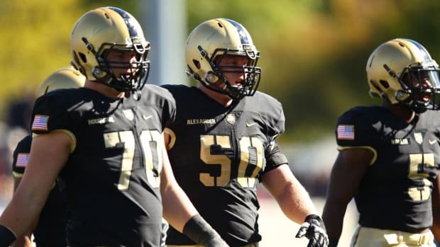Army tackle Ryan Alexander reflects on bond with brothers, Army-Navy game, playing for service academy